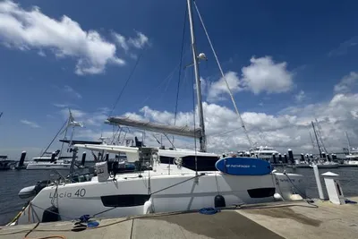 Fountaine Pajot Lucia 40