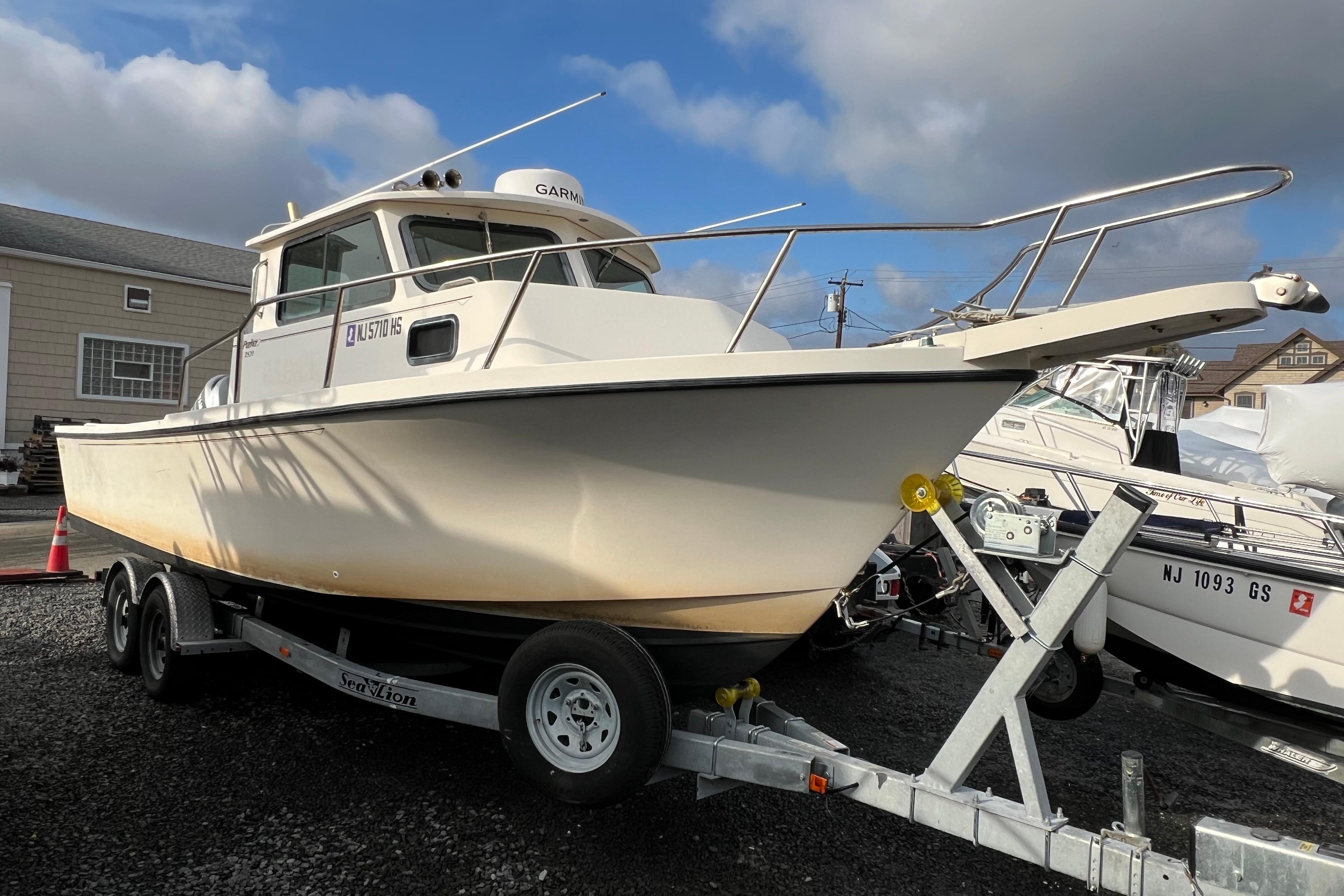 Parker 2520 Deep Vee Sport Cabin