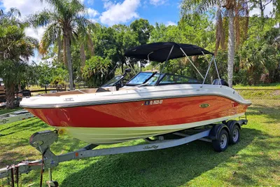 2019 Sea Ray SPX 230 Outboard