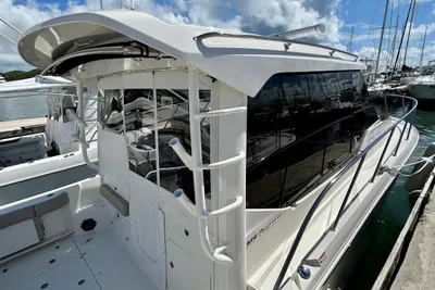 Boston Whaler 365 Conquest