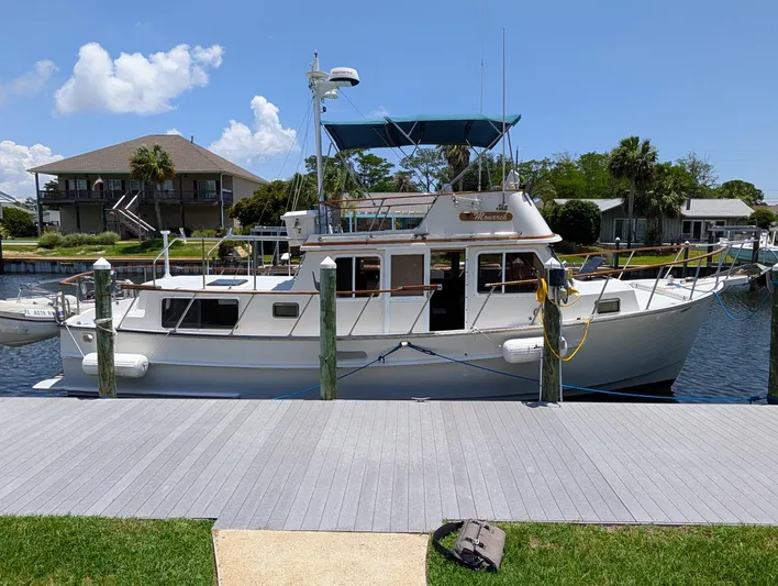 Monarch Yacht Photos Pics 