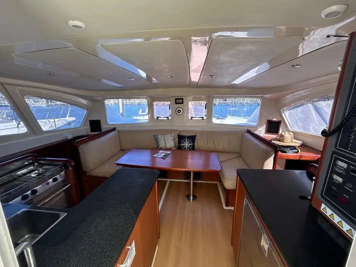 Summersalt Yacht Photos Pics 