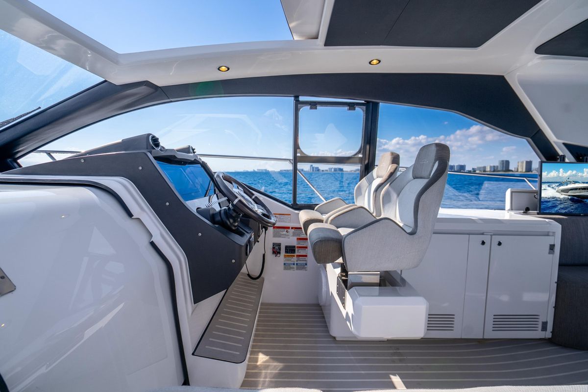 2021 Azimut 53 