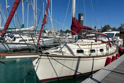 Island Packet 27