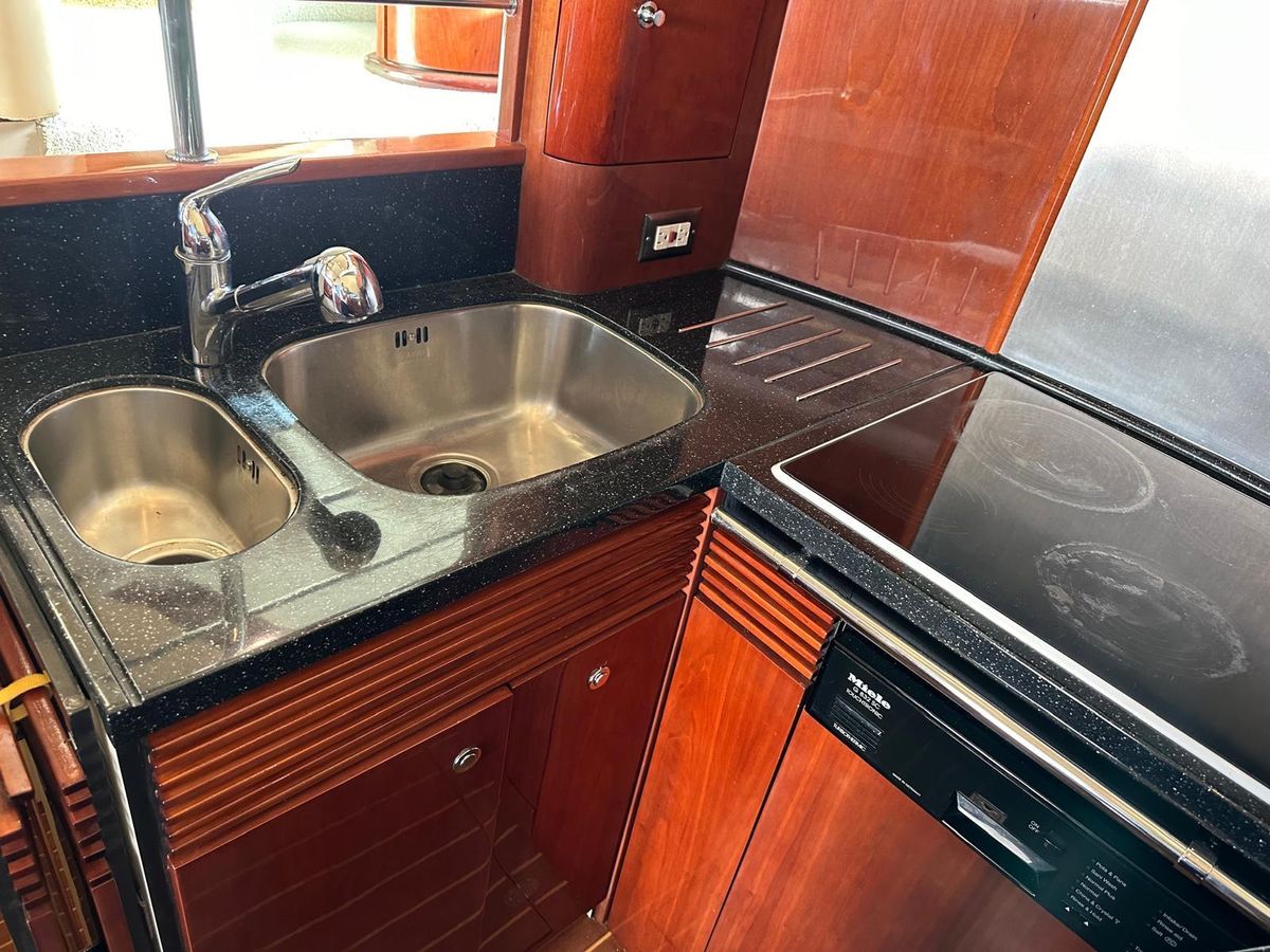 2006 Fairline 58 