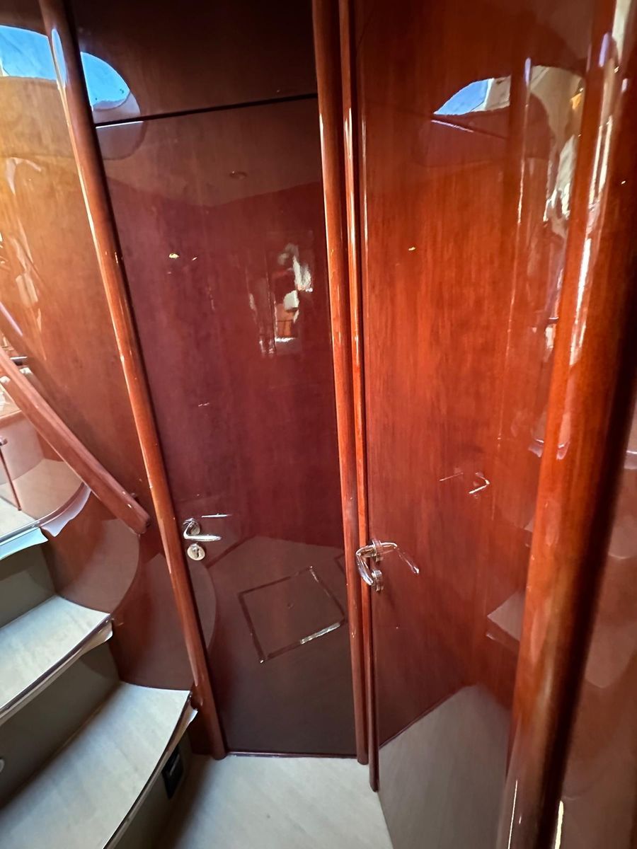 2006 Fairline 58 