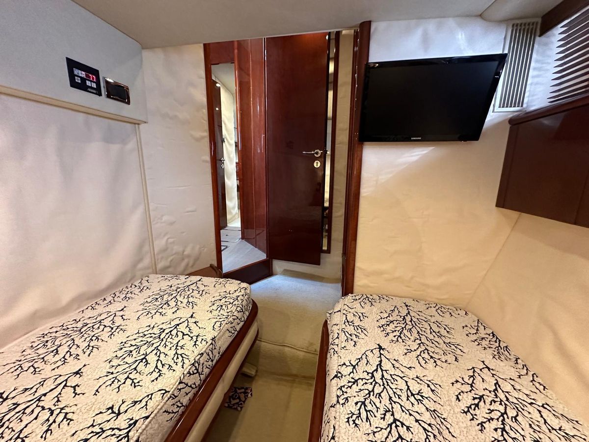 2006 Fairline 58 