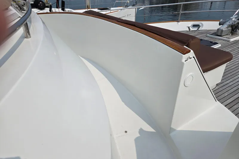 Wa Yacht Photos Pics 2012 Beneteau Swift Trawler 52 deck with seating and railing.