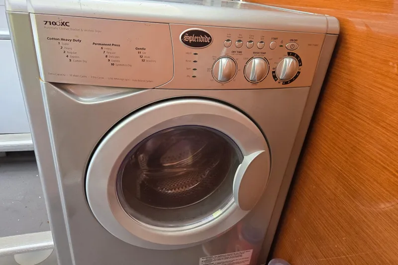 Wa Yacht Photos Pics Splendide 7100XC washer-dryer in 2012 Beneteau Swift Trawler 52 interior.