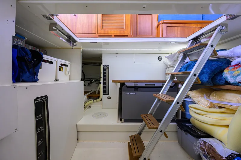 Teal Aweigh Yacht Photos Pics 