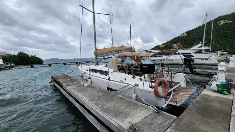 Zoe Yacht Photos Pics Dufour 410