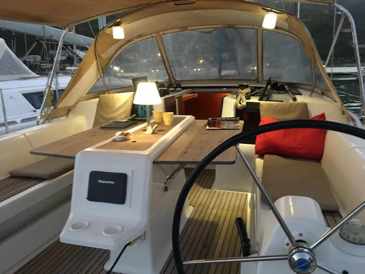 Zoe Yacht Photos Pics Dufour 410