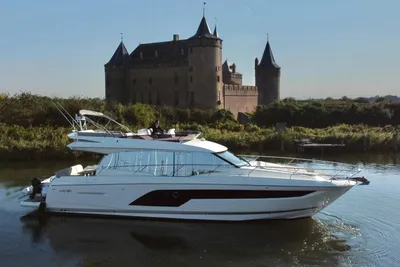2019 Prestige 590