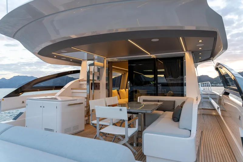 King Liam Yacht Photos Pics 