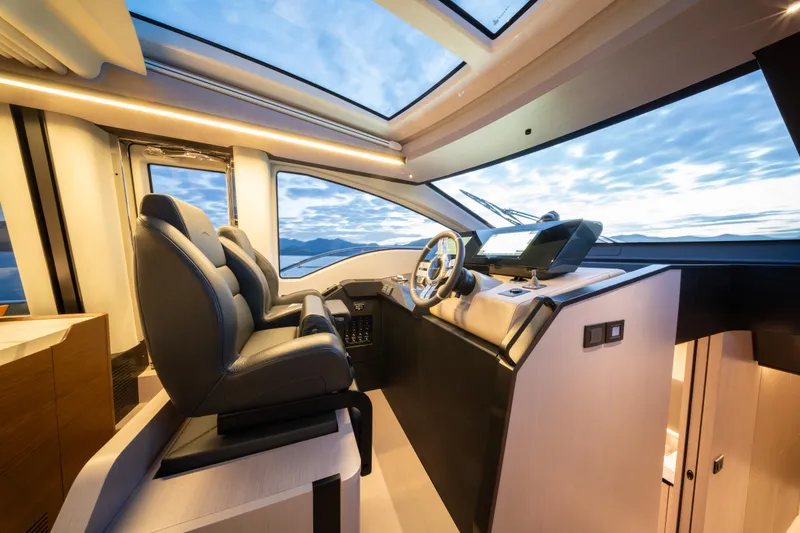 King Liam Yacht Photos Pics 