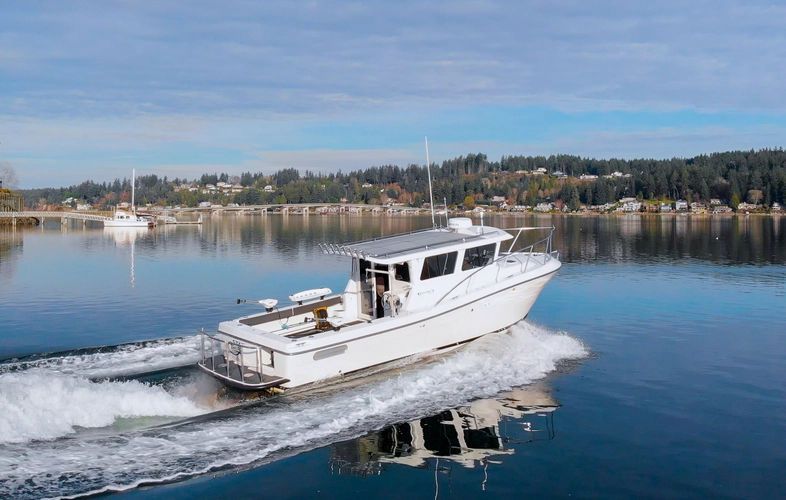 2013 Ocean Sport Roamer 33 by Lindell