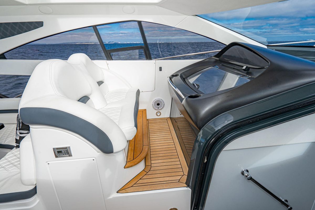 2005 Sunseeker 69 