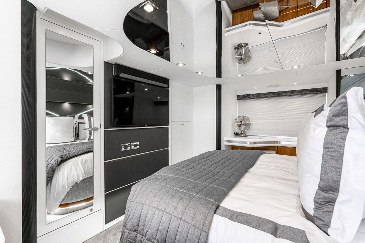 2005 Sunseeker 69 