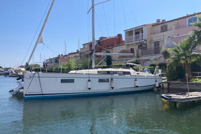 Beneteau Oceanis 38.1