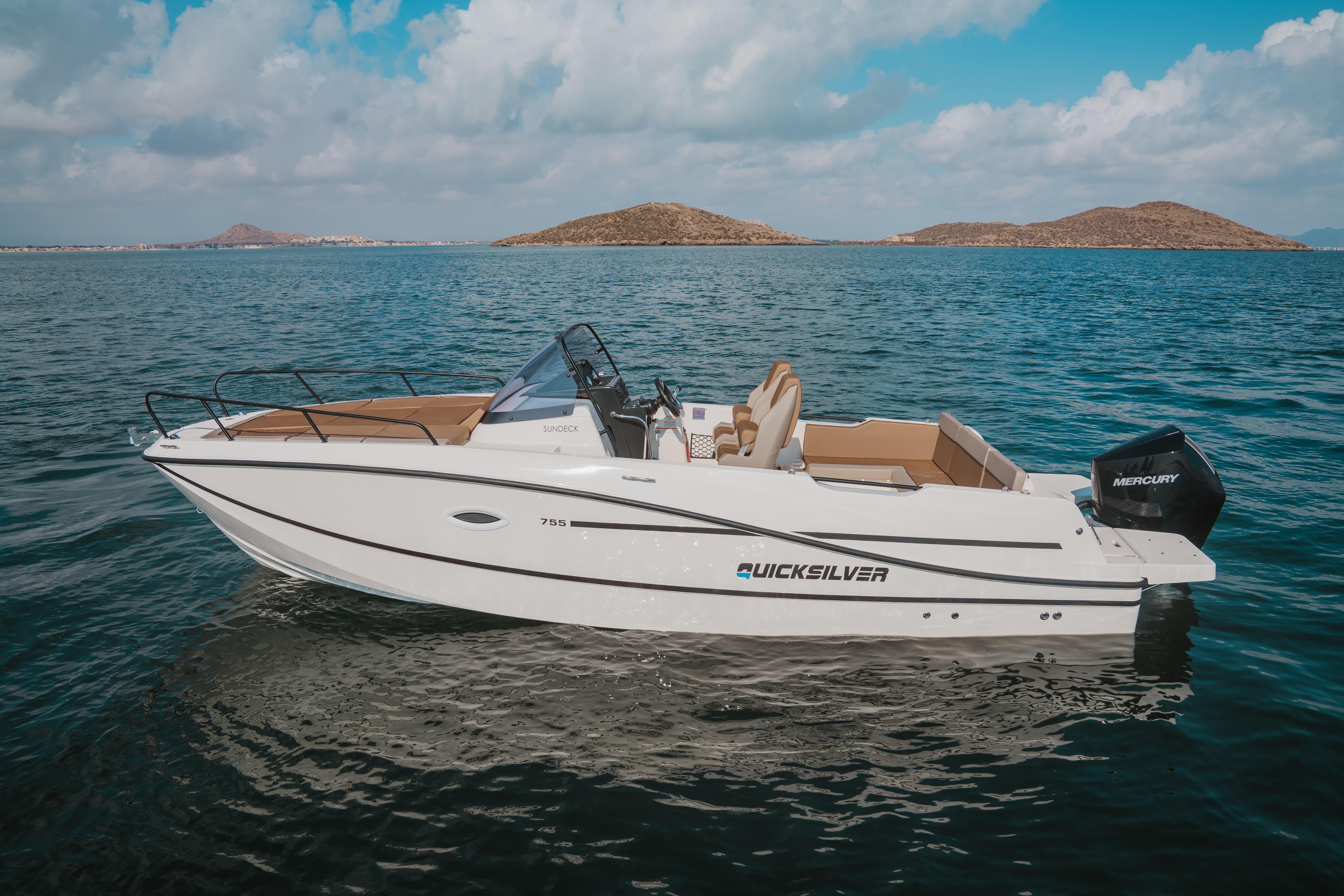 2026 Quicksilver Activ 755 Sundeck