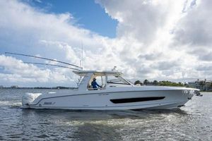 2018 42' 6'' Boston Whaler-420 Outrage Fort Lauderdale, FL, US