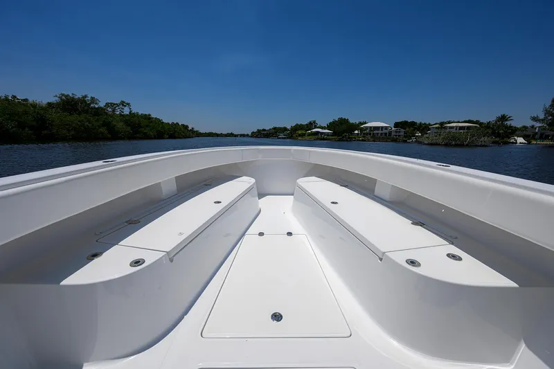 Southern Accent Yacht Photos Pics Bahama 41 Southern Accent - Forward Seating