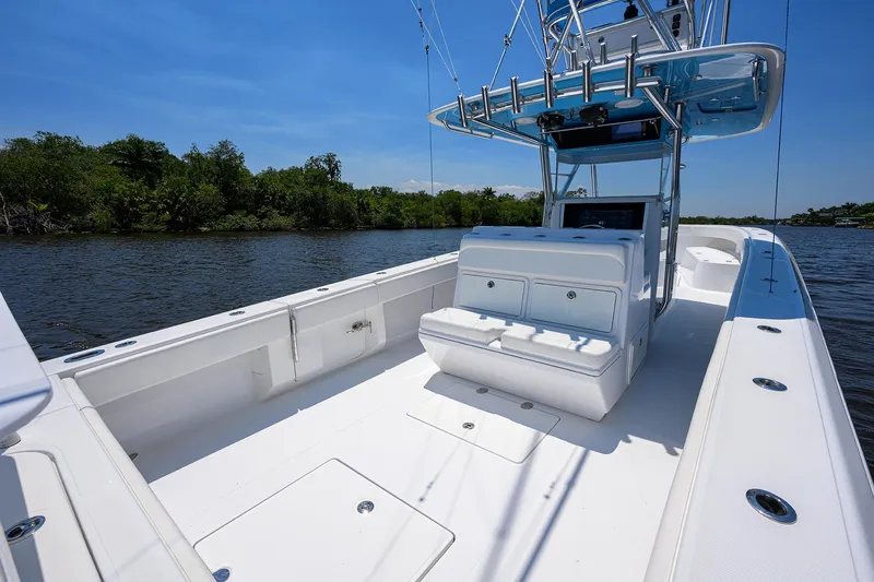 Southern Accent Yacht Photos Pics Bahama 41 Southern Accent - Seating