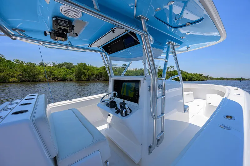 Southern Accent Yacht Photos Pics Bahama 41 Southern Accent - Console Electronics