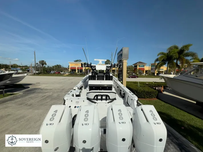 400-102 Yacht Photos Pics 2024 Blackfin 400 boat with multiple V10 engines at Sovereign Yacht dealership.