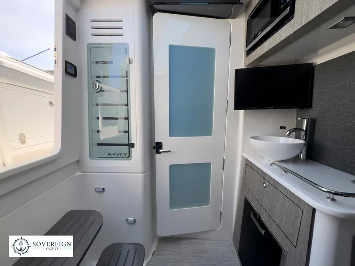 400-102 Yacht Photos Pics 