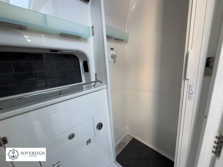 400-102 Yacht Photos Pics 