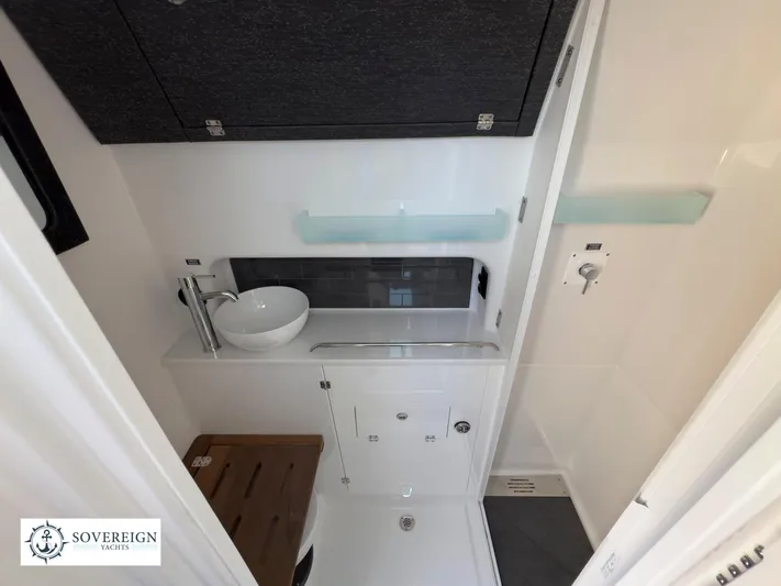 400-102 Yacht Photos Pics 