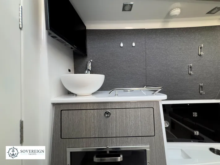 400-102 Yacht Photos Pics 