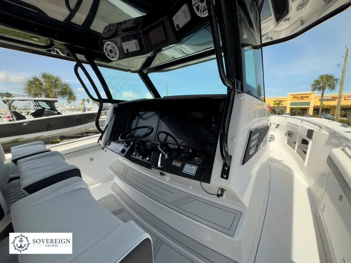 400-102 Yacht Photos Pics 