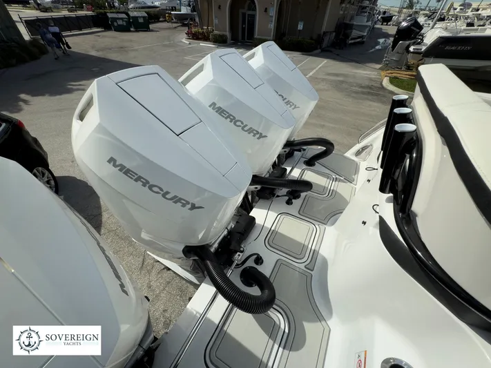 400-102 Yacht Photos Pics 