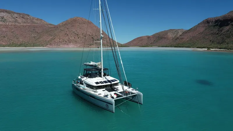 Clapotis 52 Yacht Photos Pics 