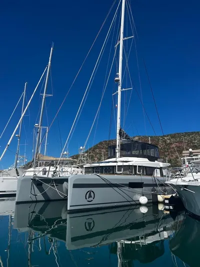 Clapotis 52 Yacht Photos Pics 