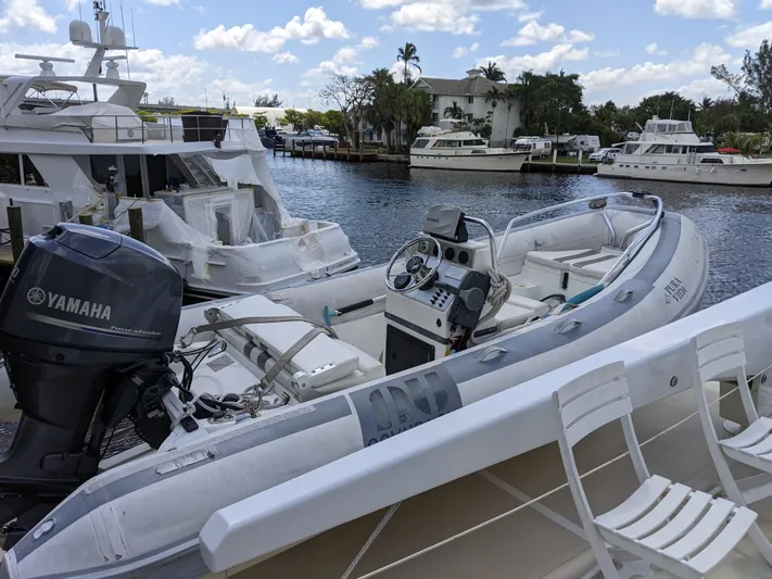 Pura Vida III Yacht Photos Pics 