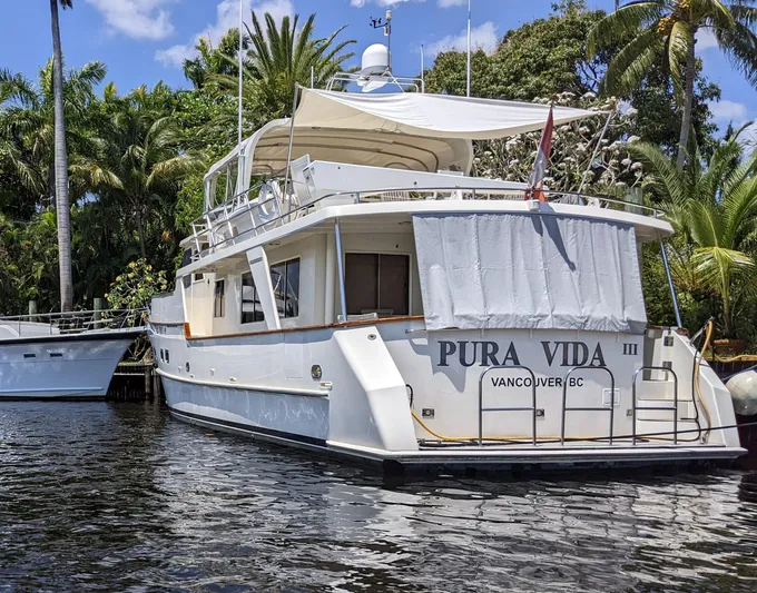 Pura Vida III Yacht Photos Pics 