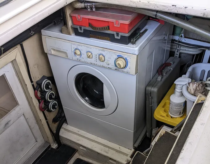 Pura Vida III Yacht Photos Pics 