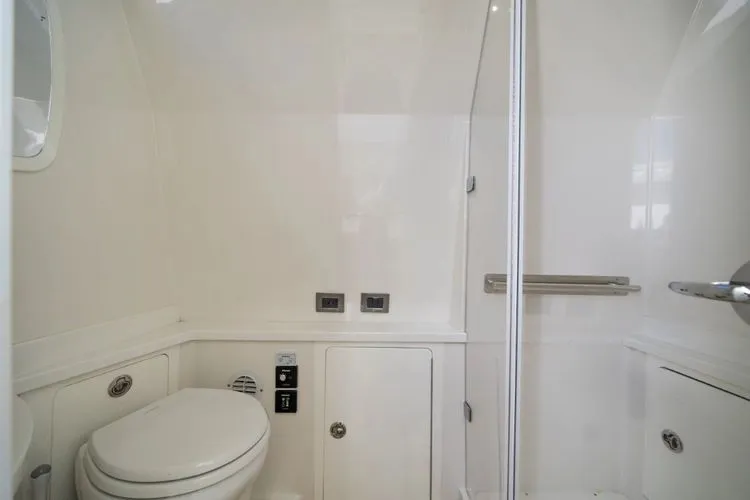  Yacht Photos Pics 2017 Hcb 53 Suenos Rxv - Image 34