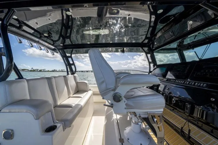  Yacht Photos Pics 2017 Hcb 53 Suenos Rxv - Image 18