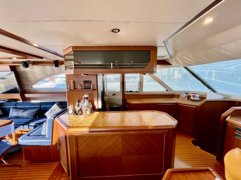 2006 Mochi Craft 74' Dolphin