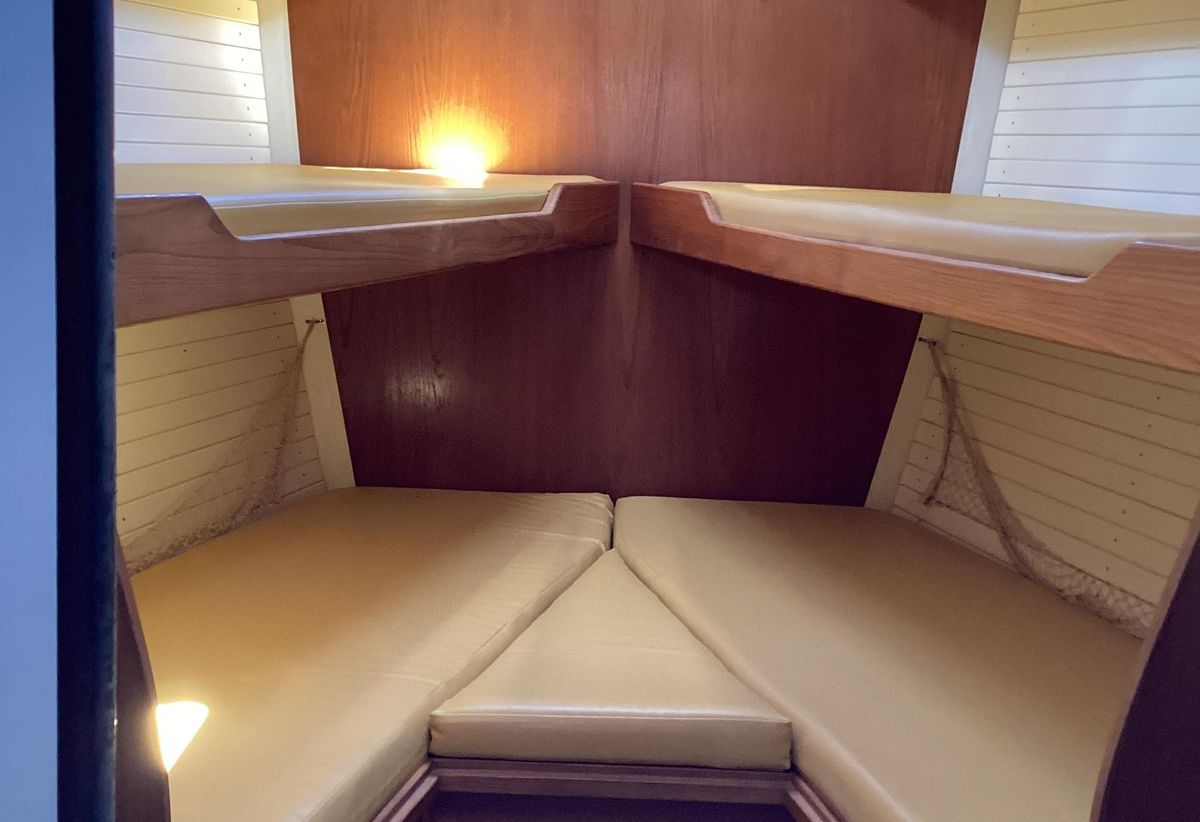 2005 Sailboat 59 