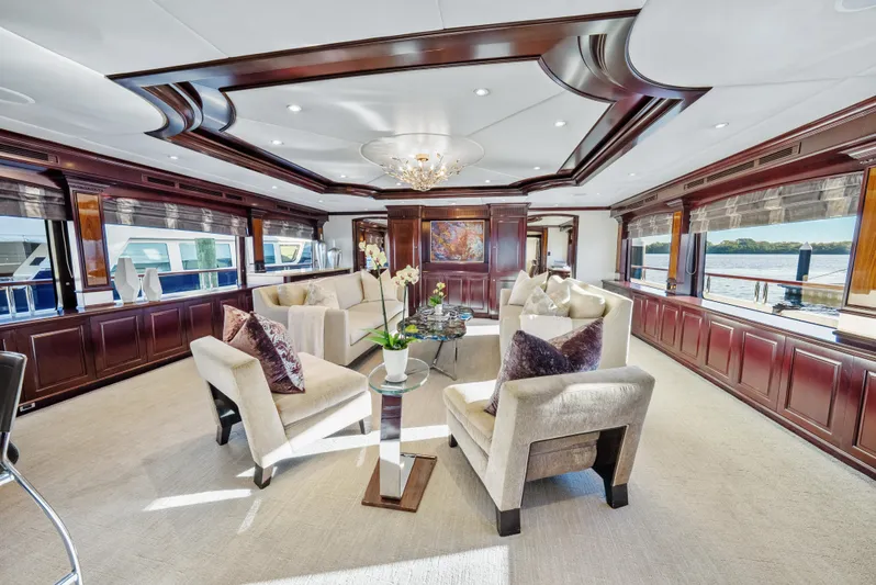 Nicole Evelyn Yacht Photos Pics 
