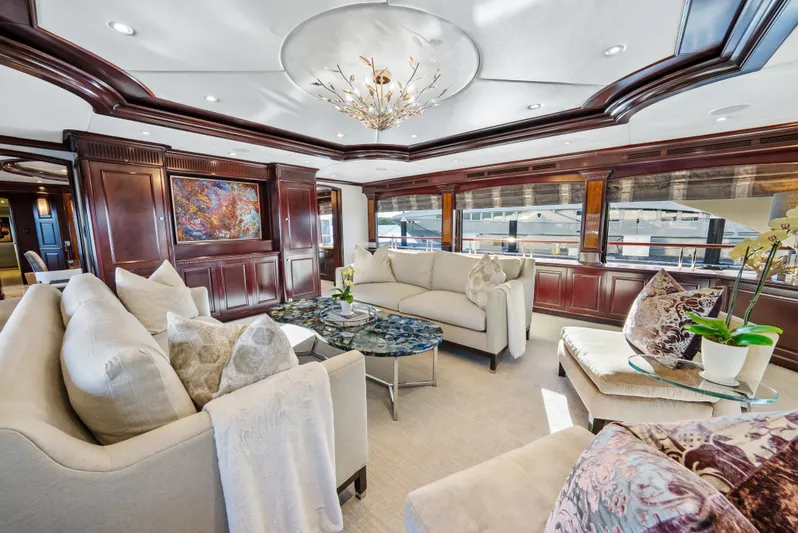 Nicole Evelyn Yacht Photos Pics 