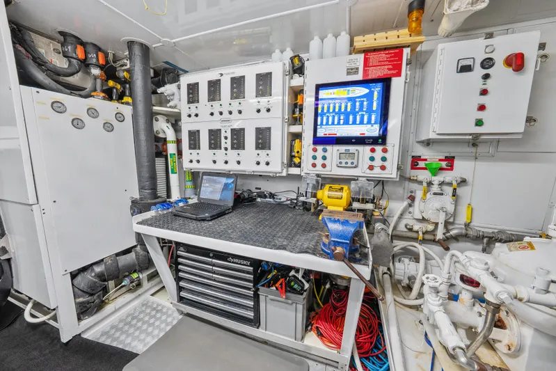 Nicole Evelyn Yacht Photos Pics 