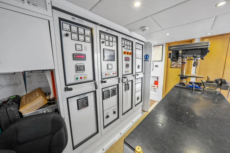 Nicole Evelyn Yacht Photos Pics 