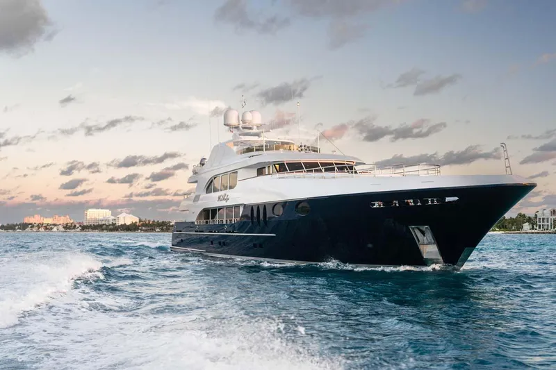 Nicole Evelyn Yacht Photos Pics 