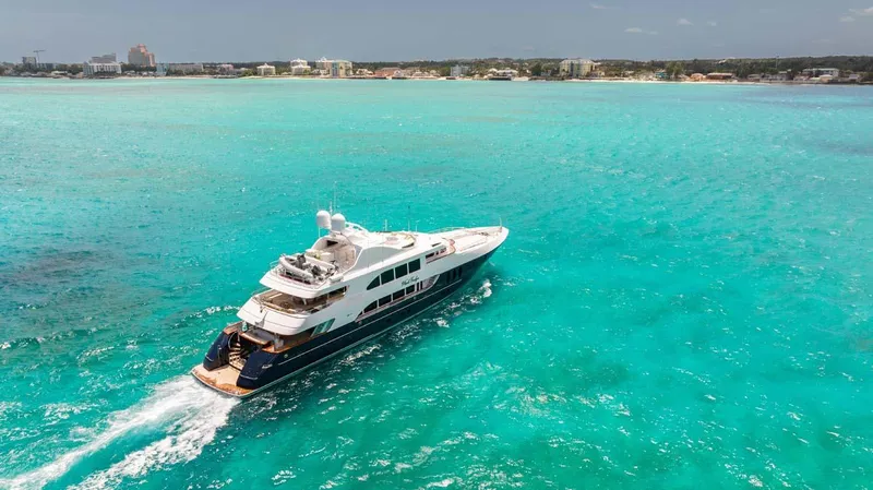 Nicole Evelyn Yacht Photos Pics 